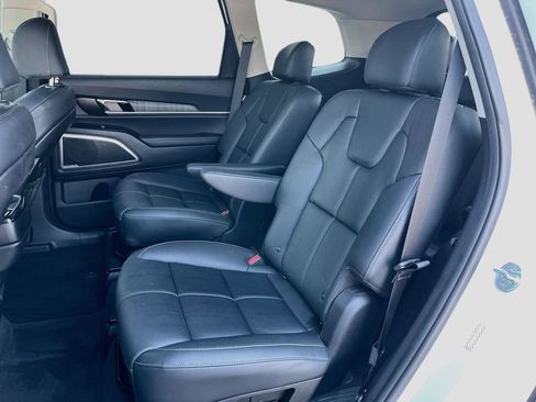 Certified 2023 Kia Telluride EX w/ EX Captain's Chair Package FWD image 30