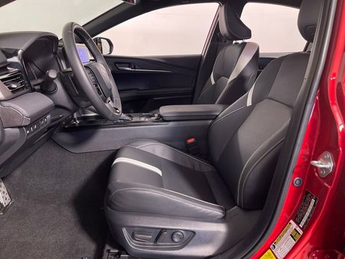 Certified 2025 Toyota Camry SE image 12