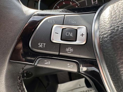 Used 2020 Volkswagen Jetta SE w/ SE Cold Weather Package FWD image 16