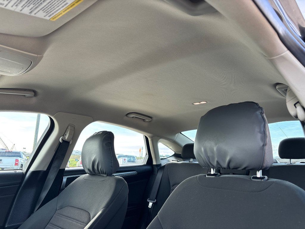 Used 2019 Ford Fusion SE FWD image 19