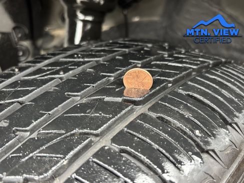 Used 2024 Subaru Outback Premium image 14