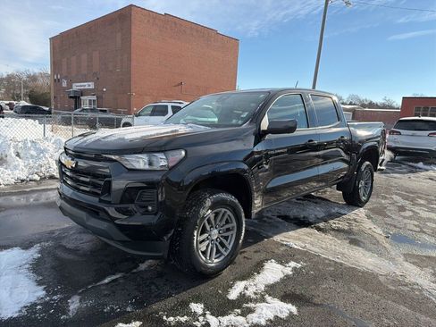 Used 2024 Chevrolet Colorado LT w/ LT Convenience Package II image 3