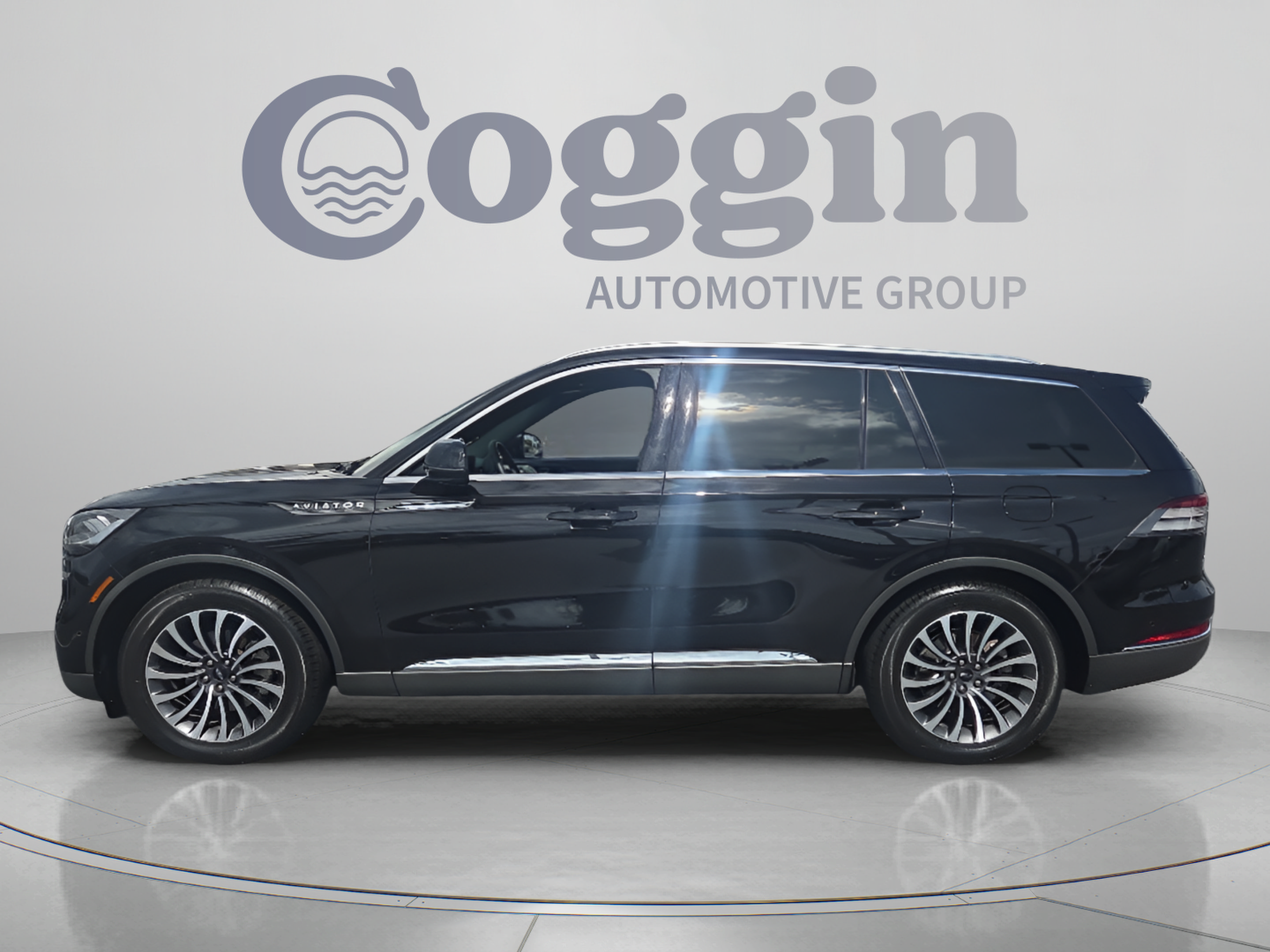 Used 2020 Lincoln Aviator Reserve w/ Equipment Group 201A RWD image 2