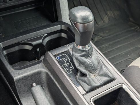 Used 2022 Toyota Tacoma TRD Off-Road w/ Technology Package AWD/4WD image 20