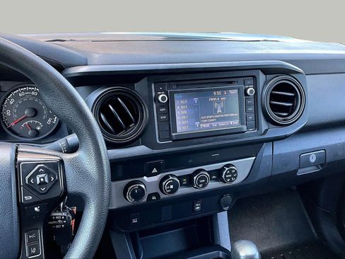 Used 2019 Toyota Tacoma SR AWD/4WD image 7