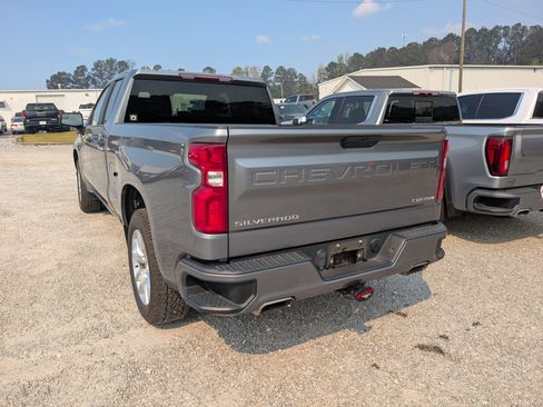 Used 2020 Chevrolet Silverado 1500 Custom w/ Custom Value Package image 4