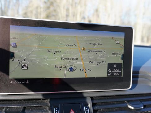 Used 2018 Audi Q5 2.0T Premium Plus w/ Premium Plus Package image 13