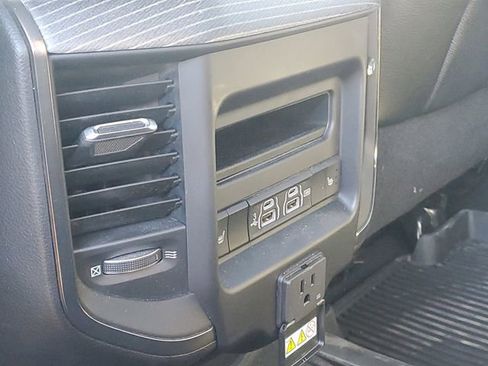 Used 2019 RAM 3500 Limited image 33