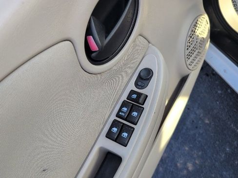 Used 2006 Saturn ION Level 2 w/ Preferred Pkg image 13