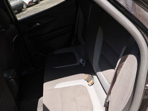 Used 2025 Chevrolet TrailBlazer LT AWD/4WD image 12