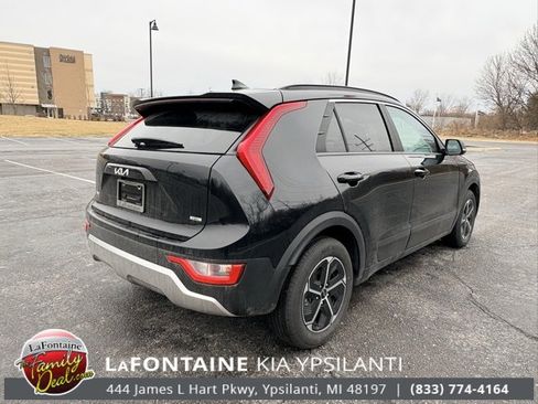 Certified 2024 Kia Niro EX image 5