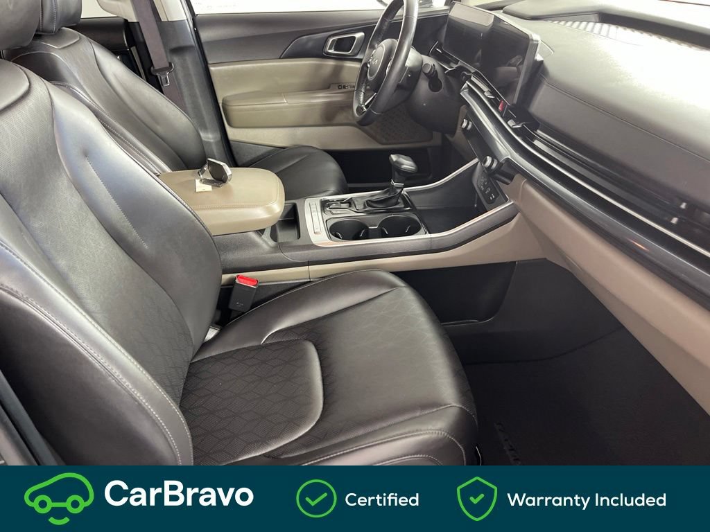 Used 2025 Kia Carnival FWD image 6