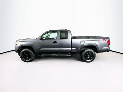 Used 2020 Toyota Tacoma SR w/ SX Package image 4