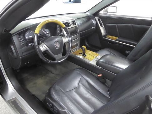 Used 2004 Cadillac XLR RWD image 25