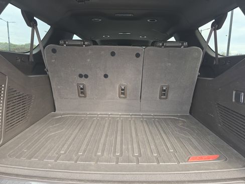 Used 2022 GMC Yukon XL Denali image 12