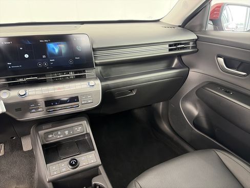 Used 2024 Hyundai Kona Limited AWD/4WD image 4