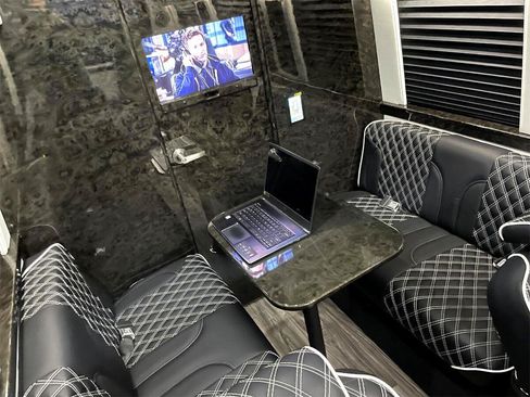 Used 2022 Mercedes-Benz Sprinter 3500 image 4