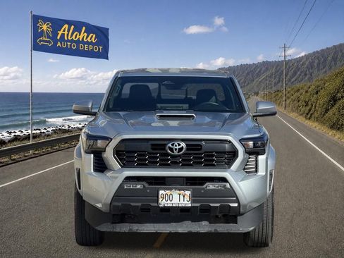 Used 2025 Toyota Tacoma TRD Sport AWD/4WD image 7