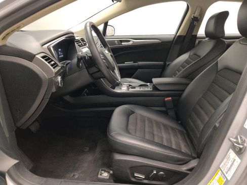 Used 2017 Ford Fusion SE w/ Equipment Group 201A image 17