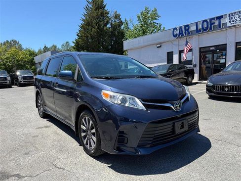 Used 2019 Toyota Sienna LE AWD/4WD image 4