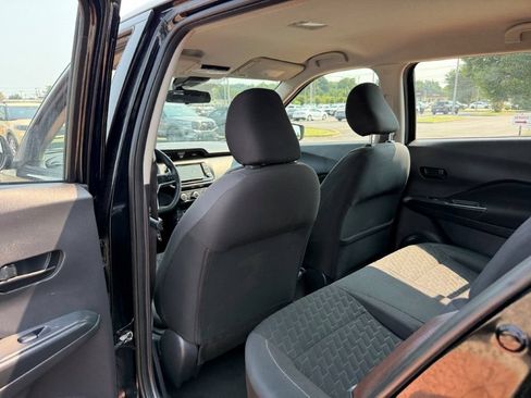 Used 2021 Nissan Kicks S FWD image 14