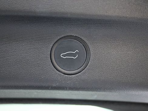 Used 2022 Tesla Model Y Long Range image 15