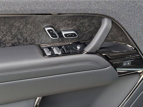 New 2026 Land Rover Range Rover Sport Dynamic SE AWD/4WD image 8