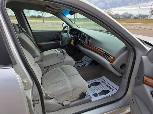 Used 2000 Buick Le Sabre Custom w/ Luxury Opt Pkg image 29