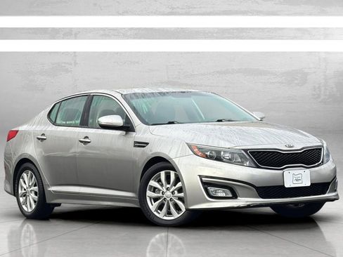 Used 2015 Kia Optima LX image 2
