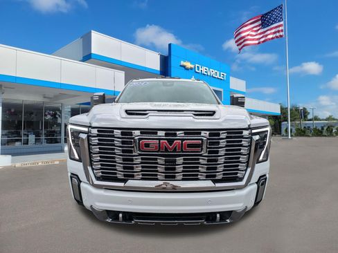 Used 2024 GMC Sierra 3500 Denali w/ Denali Reserve Package AWD/4WD image 8