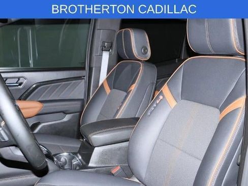 Used 2025 GMC Canyon AT4 w/ Nightfall Edition AWD/4WD image 21