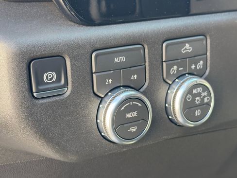 Used 2026 GMC Sierra 1500 Elevation image 13