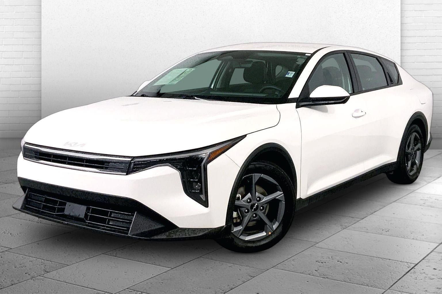 Certified 2025 Kia K4 FWD image 12