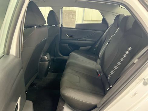 Used 2024 Hyundai Elantra SEL FWD image 23