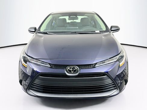 Used 2024 Toyota Corolla LE FWD image 2