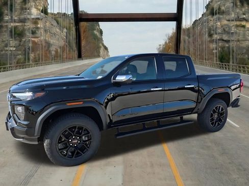 New 2026 GMC Canyon Denali w/ LPO, Denali Black Edition AWD/4WD image 4