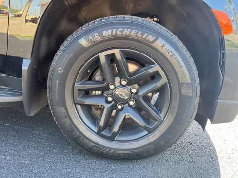 Used 2022 Chevrolet Tahoe RST w/ Luxury Package image 12