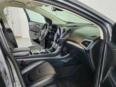 Used 2024 Ford Edge Titanium image 34
