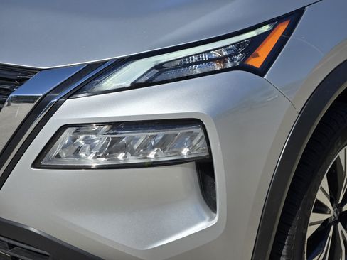 Used 2023 Nissan Rogue SV AWD/4WD image 11