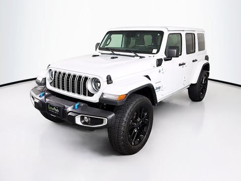 Used 2024 Jeep Wrangler Unlimited Sahara AWD/4WD image 3
