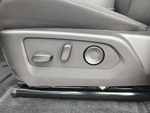 New 2025 Chevrolet Colorado LT image 22