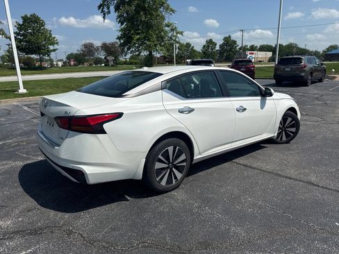 Used 2022 Nissan Altima 2.5 SV AWD/4WD image 8