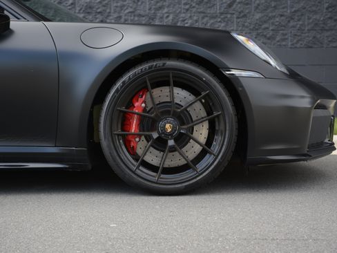 Certified 2025 Porsche 911 Carrera GTS RWD image 36