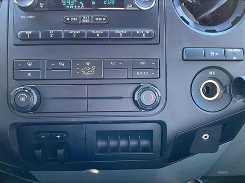 Used 2014 Ford F250 XL w/ Power Equipment Group image 25