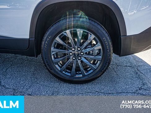 Used 2023 Chevrolet Traverse RS AWD/4WD image 16
