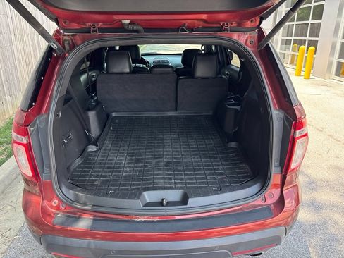 Used 2014 Ford Explorer Limited w/ Equipment Group 302A AWD/4WD image 40