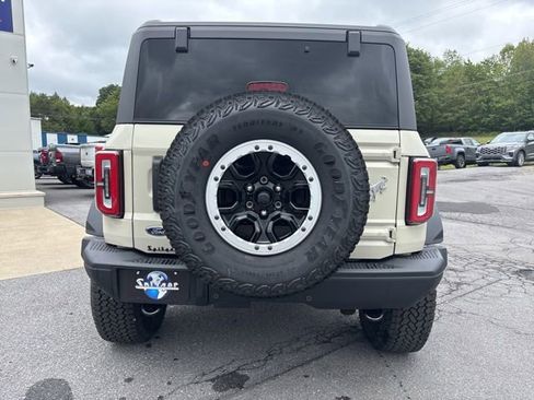 New 2025 Ford Bronco Badlands image 7