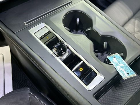 Certified 2024 Volkswagen Atlas SE image 23