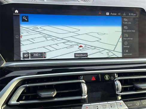 Used 2021 BMW X7 M50i w/ Dynamic Handling Package image 32