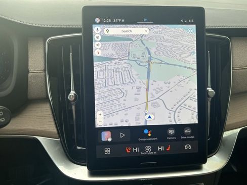 Used 2025 Volvo XC90 B5 Plus image 22